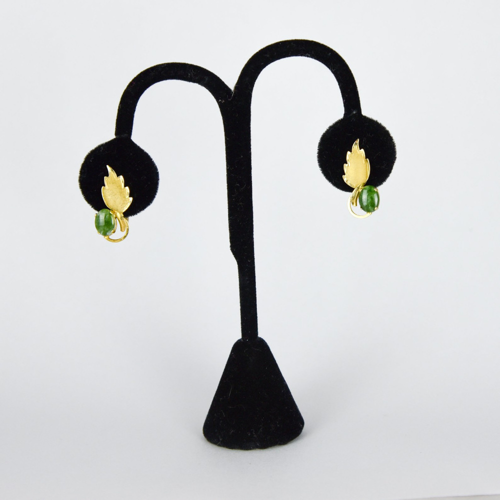 Vintage 1960s Jade Gold Screw Back Earrings